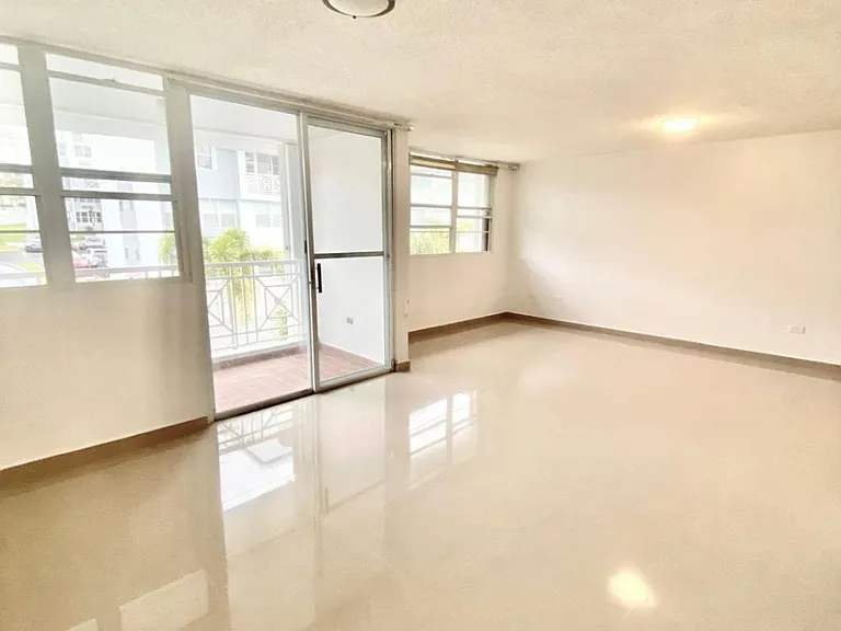 Condominio Jardines del Parque, Carolina. — Photo 9