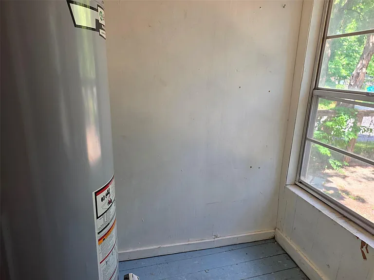 4613 Avenue G — Photo 12