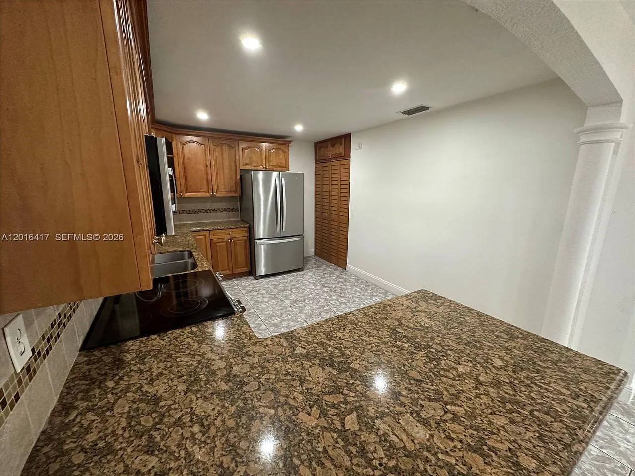 3 bed, 2.0 bath, 1560 sqft, $3,500 — Photo 4