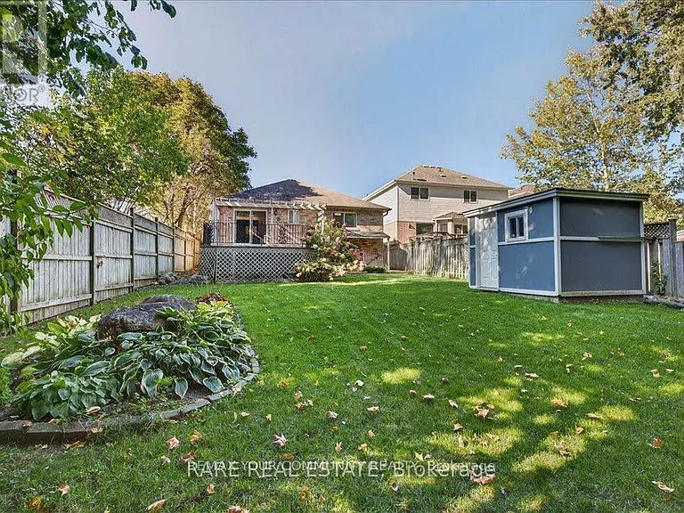 1069 Corrie St — Photo 12