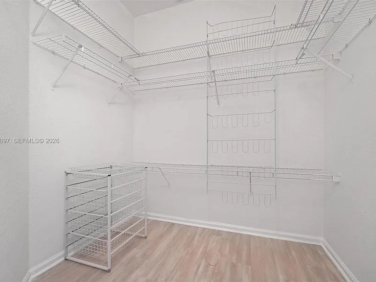 1666 Victoria Pointe Cir — Photo 53