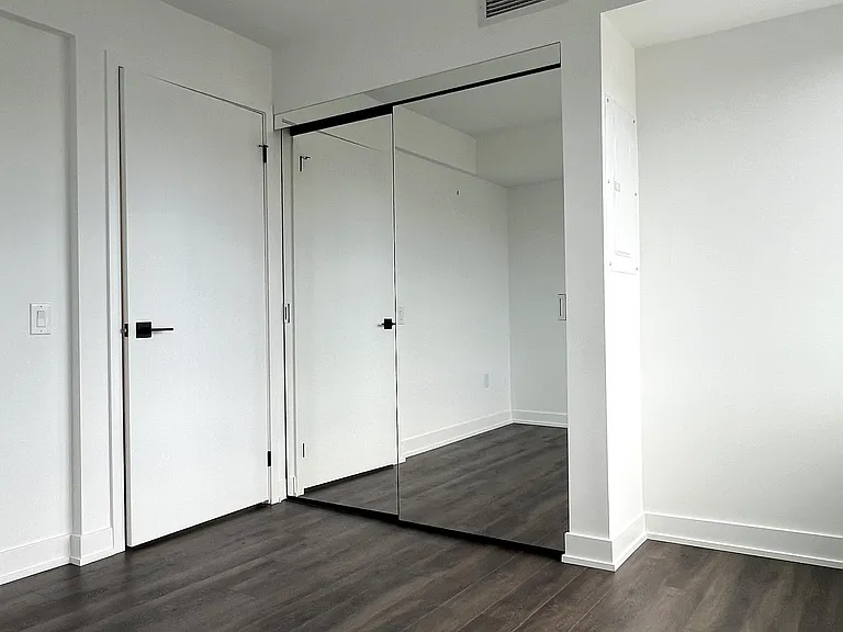 609 Sherbourne St #2110 — Photo 7