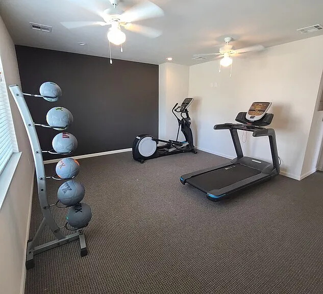 Western Springs Apartments — Photo 5