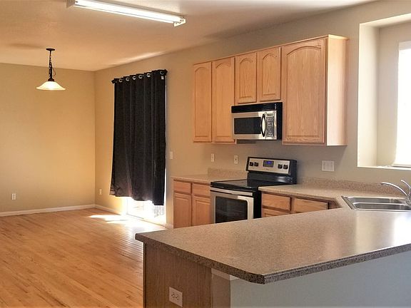 3rd image of 482 Mount Belford St