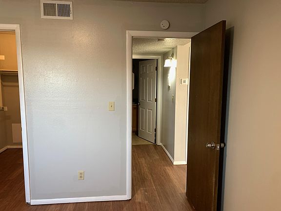 3rd image of 3805 N Rockwell Ave #210