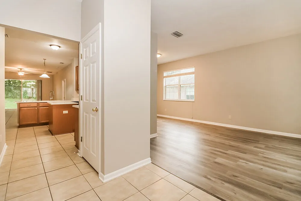 4 bed, 2.0 bath, 1920 sqft, $2,380 — Photo 4