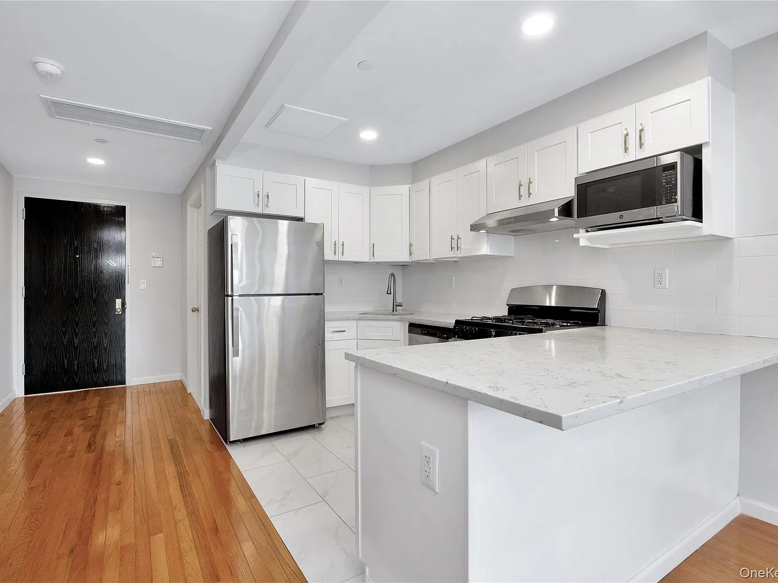 2 bed, 2.0 bath, 1192 sqft, $3,000 — Photo 4
