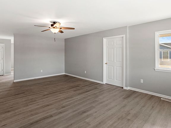 3rd image of 2911 Riverwalk St