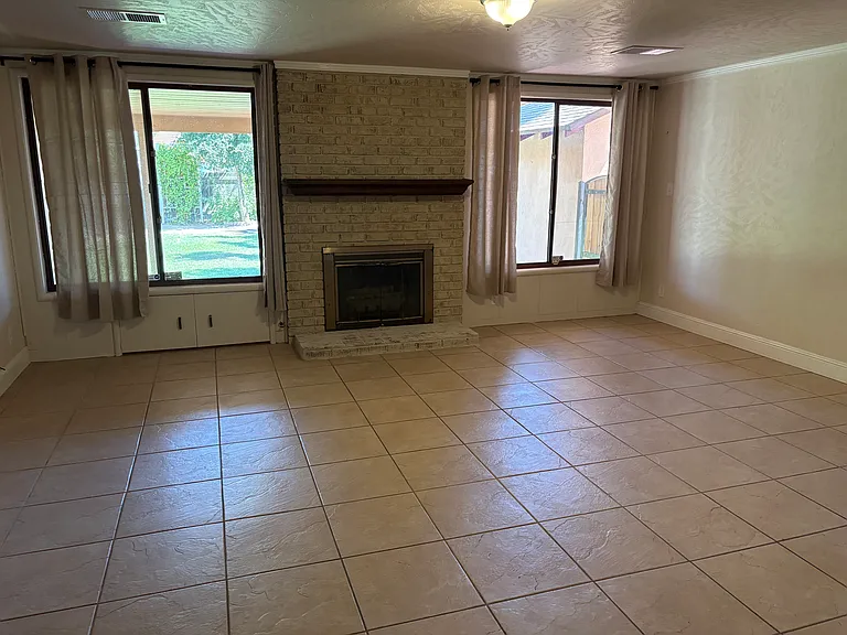 402 W Neville St — Photo 14