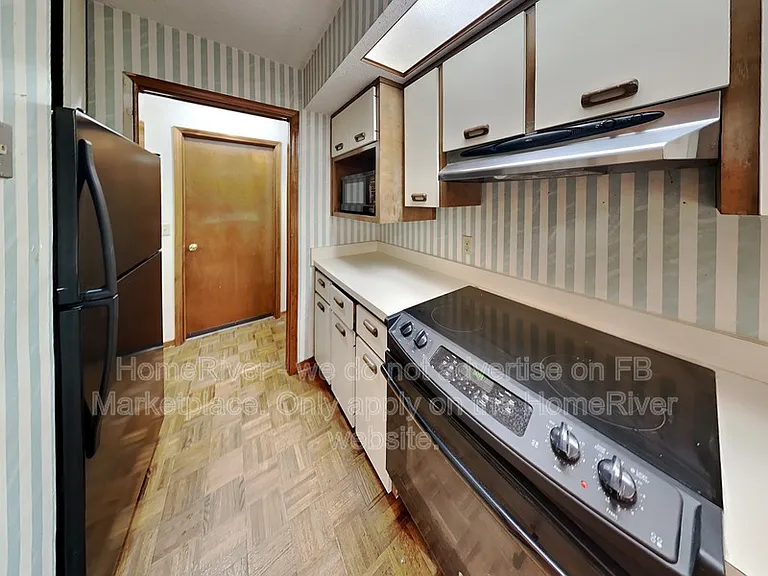 1174 Romaine Cir E — Photo 6