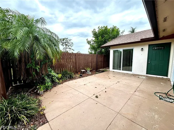 5660 Foxlake Dr, North Fort Myers, FL 33917