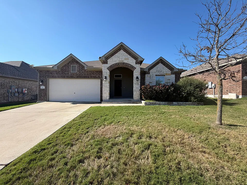 811 Wyndham Hill Pkwy