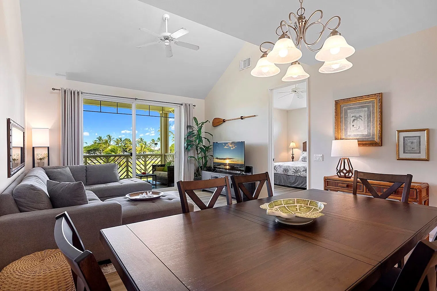3 bed, 2.0 bath, 1227 sqft, $7,500 — Photo 2
