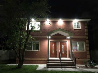 142-32 250th St, Rosedale, NY 11422