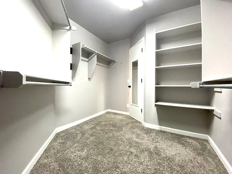 1020 Pruett Dr — Photo 7