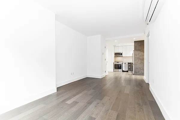 Rented by REAL New York | media 9