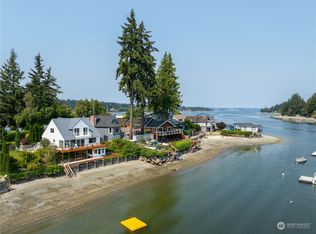 2128 Madrona Point Dr, Bremerton, WA 98312