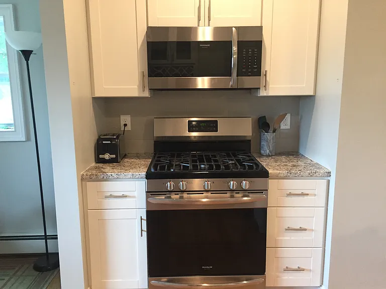 300 Maverick St #1 — Photo 3