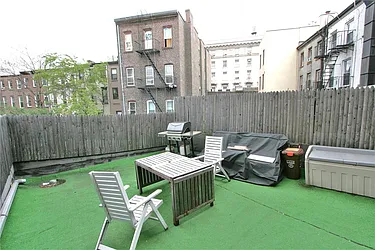 Rented by R New York