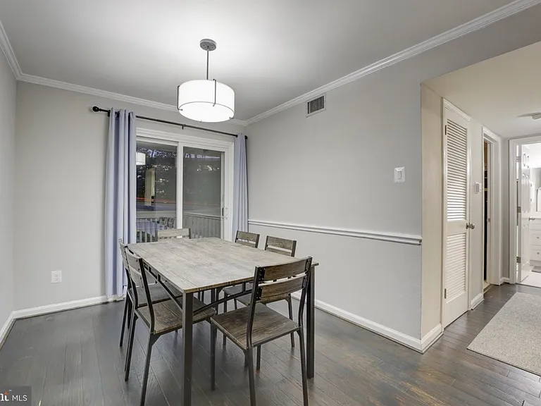 1501 Lincoln Way #101 — Photo 8