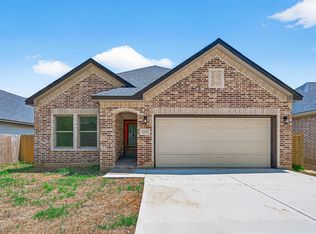 1105 Lyle Ave W, Cleveland, TX 77327