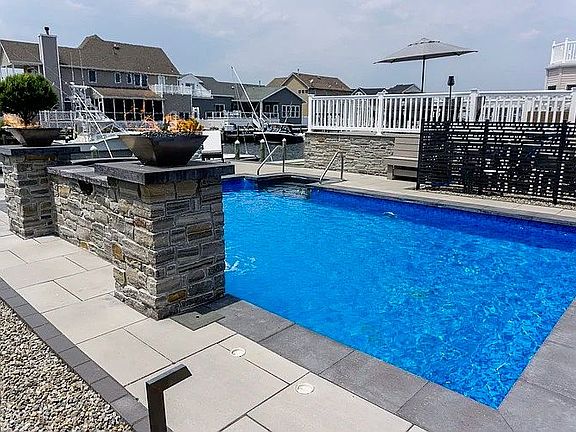 5th image of 1318 Wickford Ln