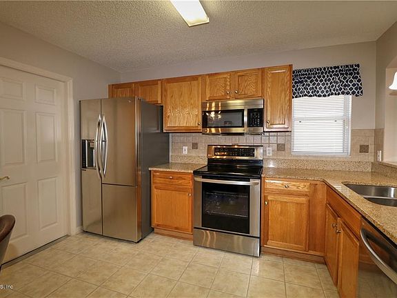 2nd image of 1136 Santa Cruz Dr