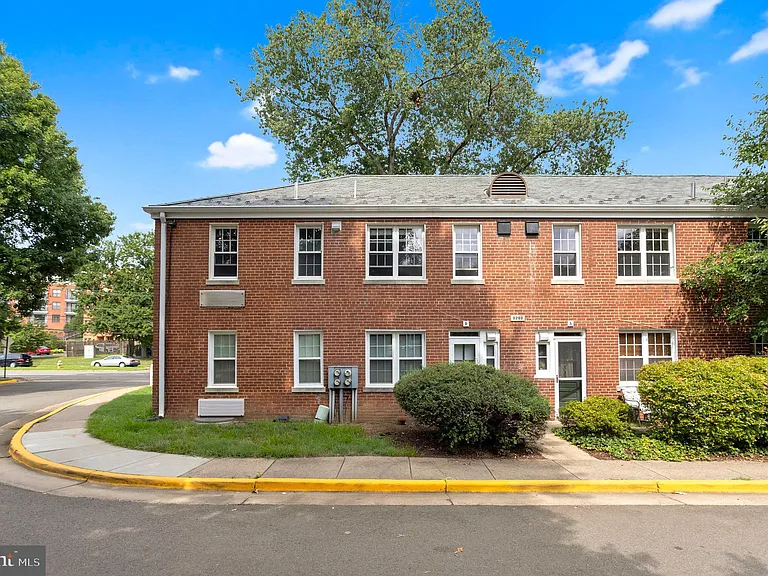 3201 Commonwealth Ave #B — Photo 23