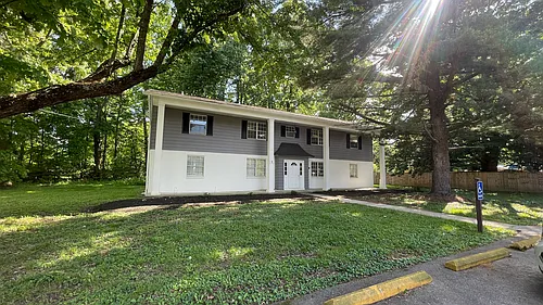 20 Estate Dr #4 Photo 1