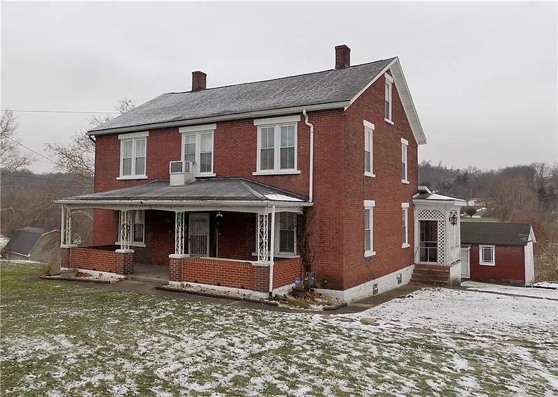 38 Memorial Dr photo 1