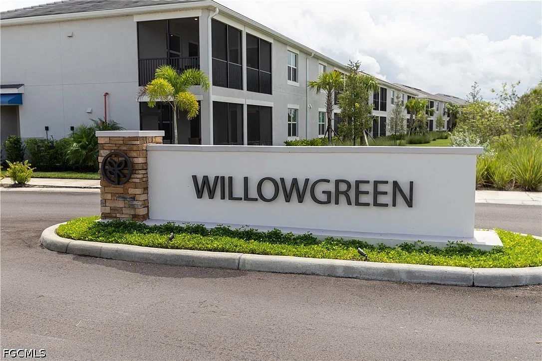 3 bed, 2.0 bath, 1749 sqft, $2,600 — Photo 2