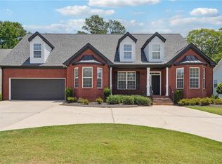 7211 Crestview Dr SE, Covington, GA 30014
