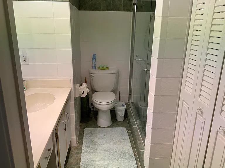 2050 Hythe Pl #C — Photo 12