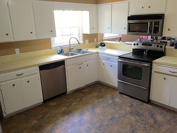5th image of 24 Wilson Dr