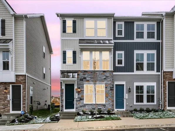 9407 Pacific Elm St, Fredericksburg, VA 22407