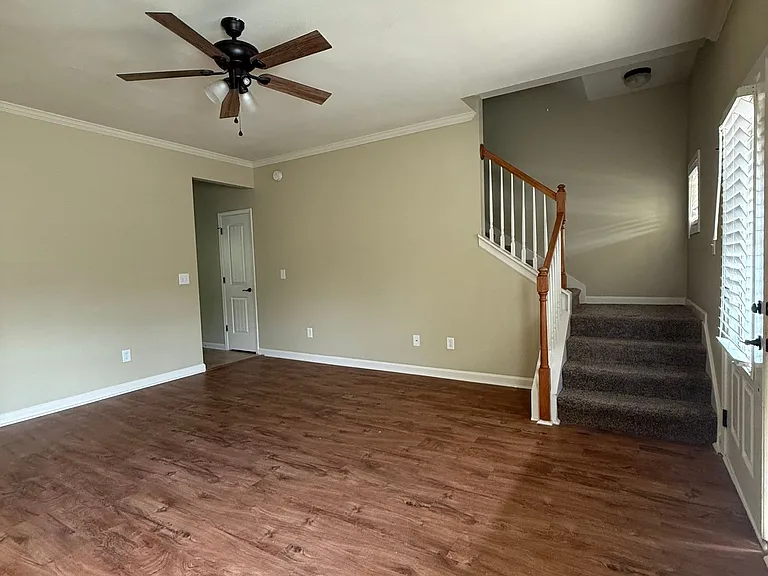 Cobblestone Park Townhomes — Photo 8