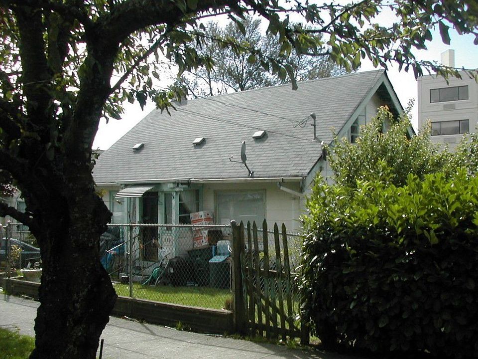 2nd image of 355 15th Ave