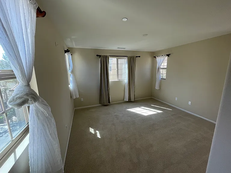 11509 Amalfi Way — Photo 29