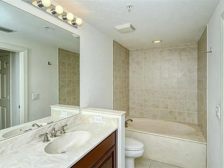 800 N Tamiami Trl #203 — Photo 25