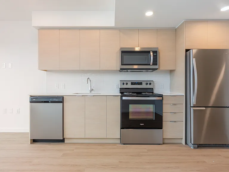 3655 Victoria Dr — Photo 13