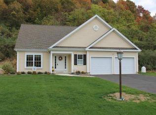 14 Riverbend Dr #14, Oxford, CT 06478