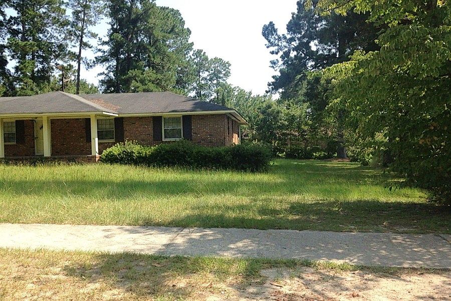 2nd image of 1549 Marshall St