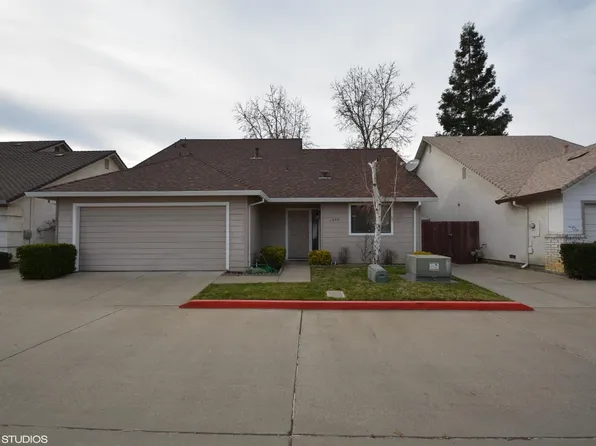 1943 E Century Pl, Lodi, CA 95240