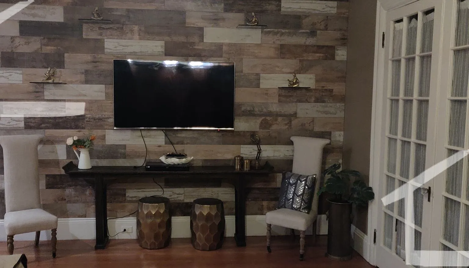 Lovely, De-leaded 3-bed, 2-bath Newton Apartment — Photo 3