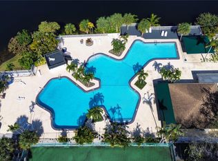 Snapper Creek Townhouses, Miami, FL 33173