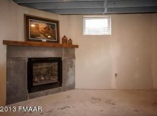 306 3rd St E, Horace, ND 58047