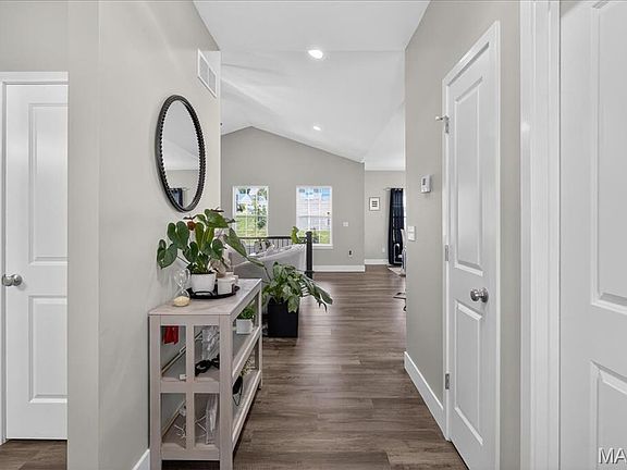 4th image of 1827 Crimson Oak Dr
