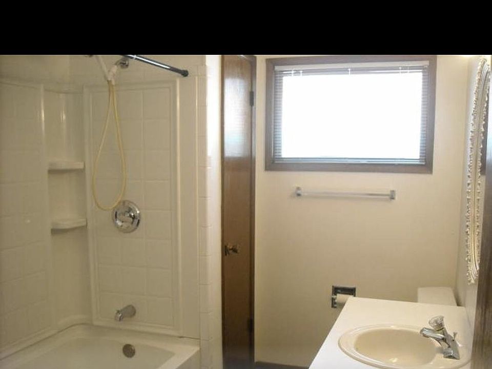 2nd image of 3418 W Francis Ave
