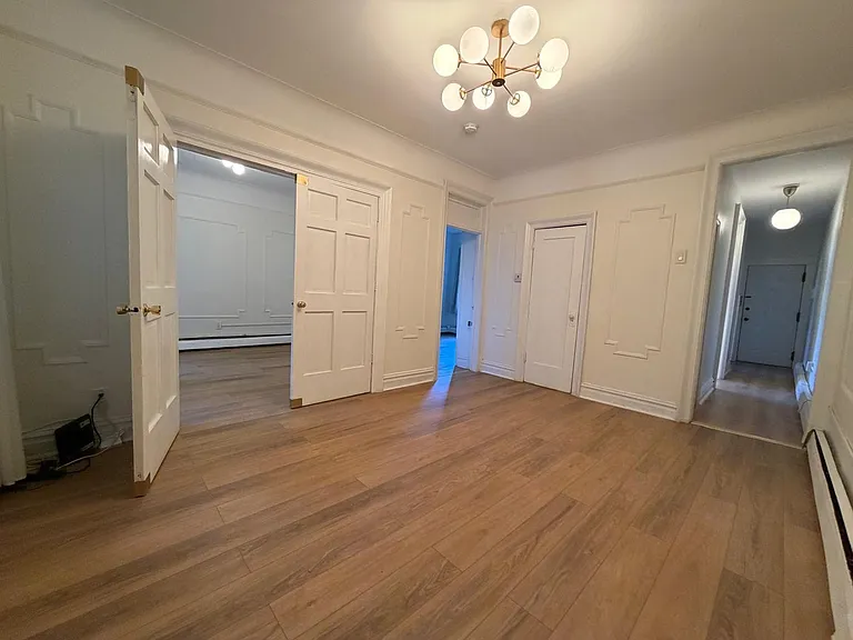 247 Montgomery St #6 — Photo 6
