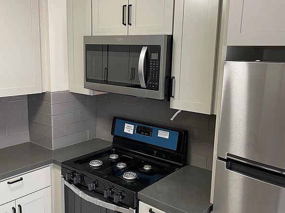 4th image of 424 Williams Pl #2